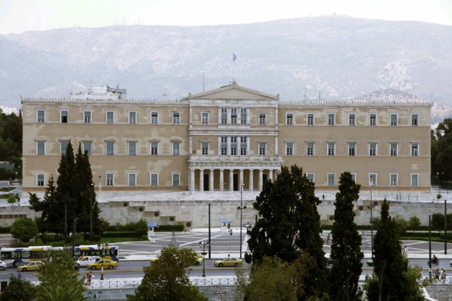 Πλατεία Συντάγματος: Οι 4+1 κομβικές στιγμές της
