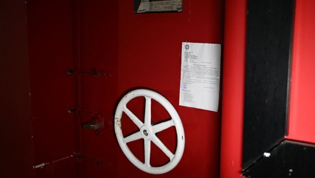 Γκάζι: Ερωτήματα για τον ιδιοκτήτη του μπαρ - Έχει 25 επιχειρήσεις αλλά μόνο ένα... μηχανάκι στο όνομά του
