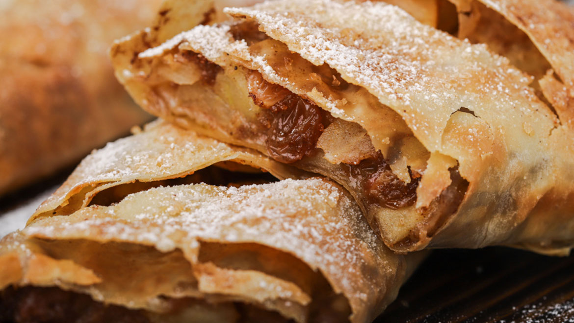 Στρούντελ μήλου με σφολιάτα - Γόβα Στιλέτο