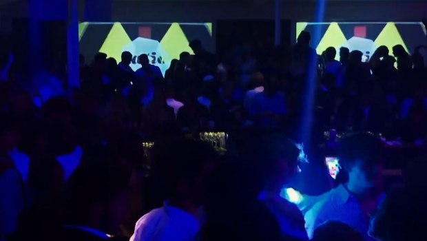 Σε μάστιγα εξελίσσεται η κατανάλωση αλκοόλ από ανήλικους - «Μας δίνουν χωρίς να ελέγχουν ταυτότητα» λένε μαθητές