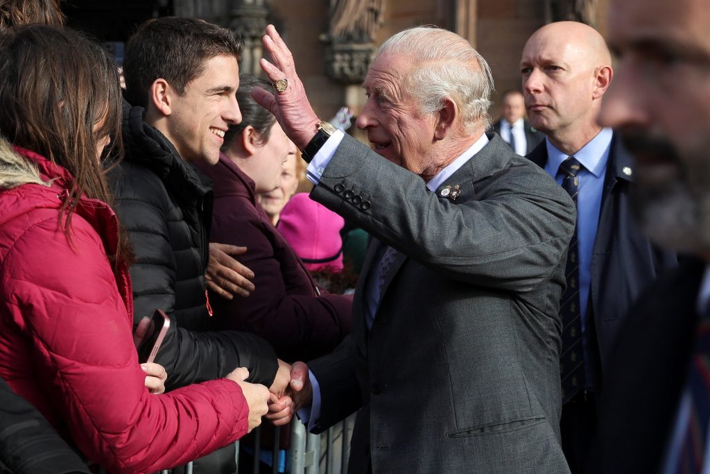 Λεκτική επίθεση στον βασιλιά Κάρολο για πρίγκιπα Αντριου και  Έπσταϊν: Πώς αντέδρασε