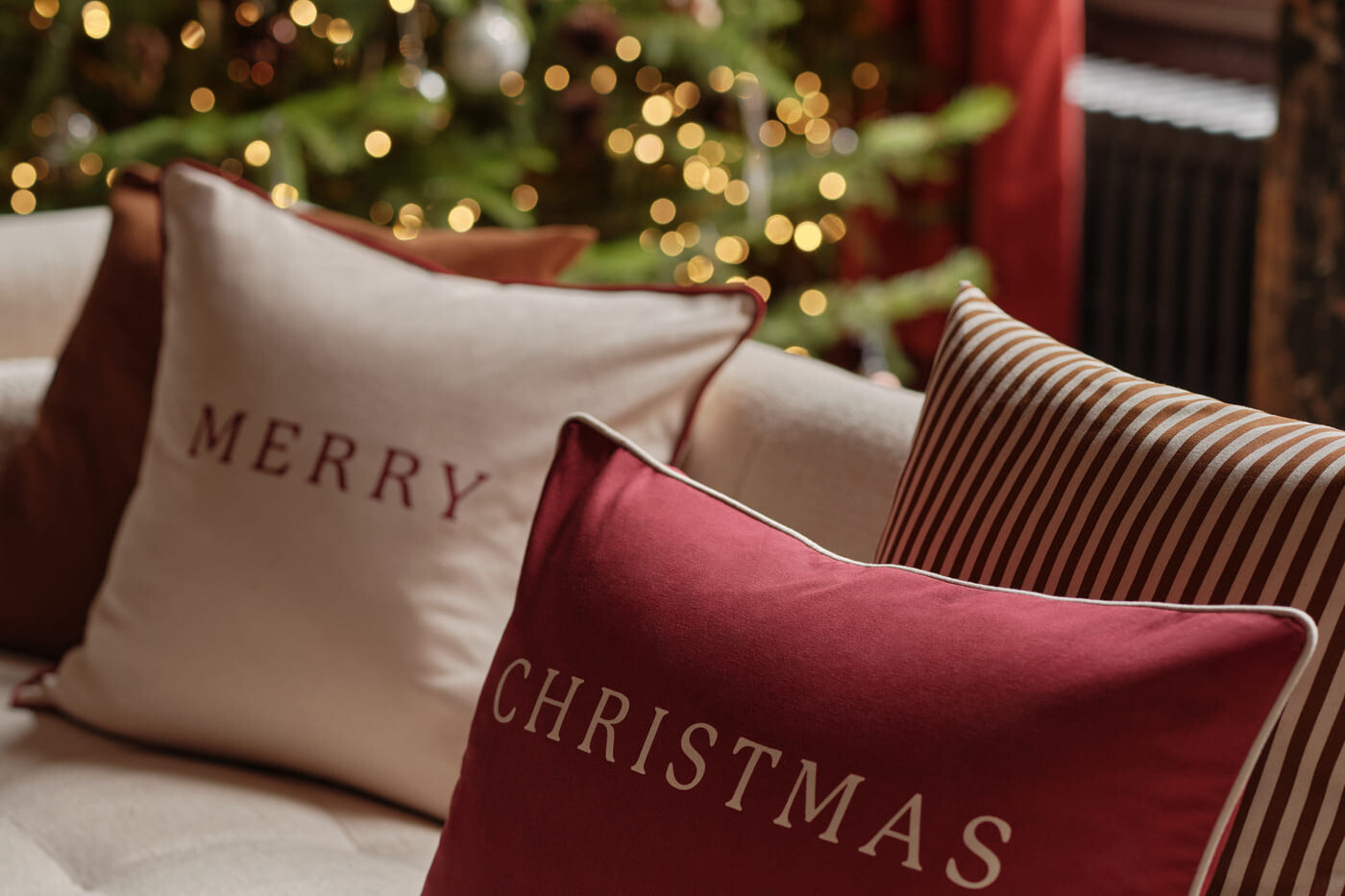 Δεν ντρέπομαι να ομολογήσω ότι μετράω αντίστροφα μέχρι τα Χριστούγεννα – και ναι, στολίζω από τις πρώτες!