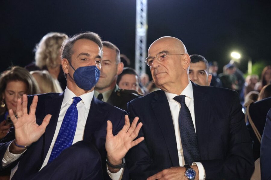 Πεντάγωνο: Μαζί στα εγκαίνια της νέας πρόσοψης Μητσοτάκης – Δένδιας