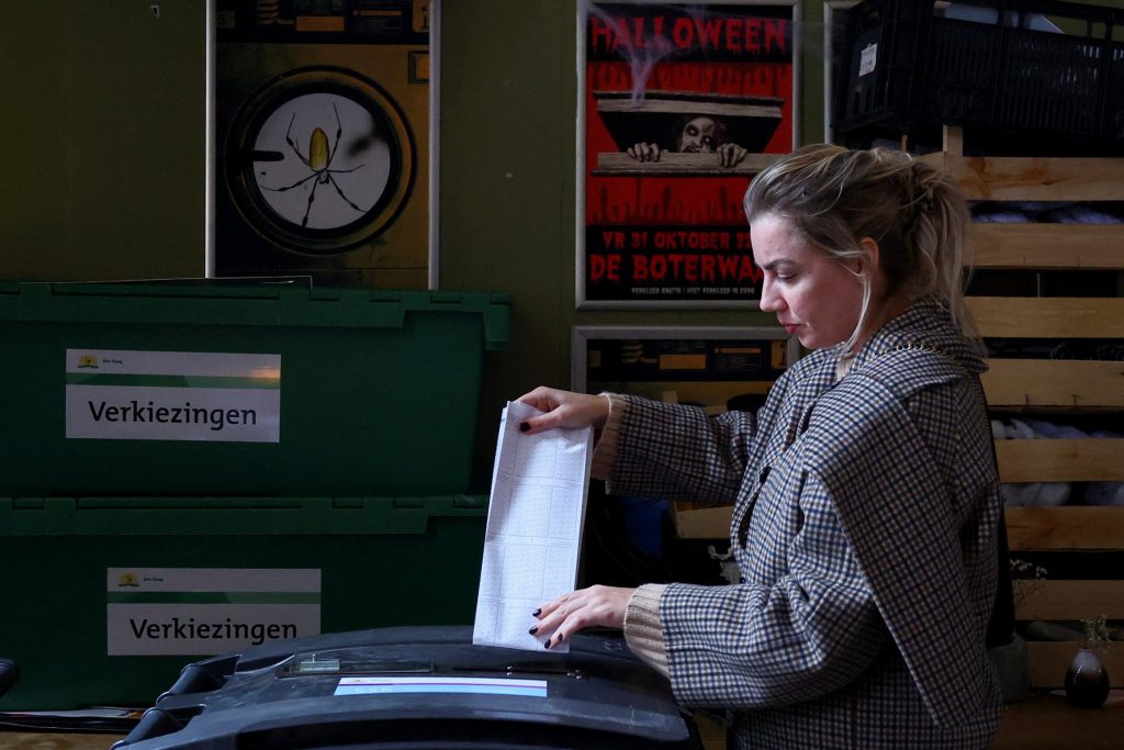 Εκλογές στην Ολλανδία: Προηγείται το φιλωευρωπαϊκό D66 – Δεύτερος ο ακροδεξιός Βίλντερς