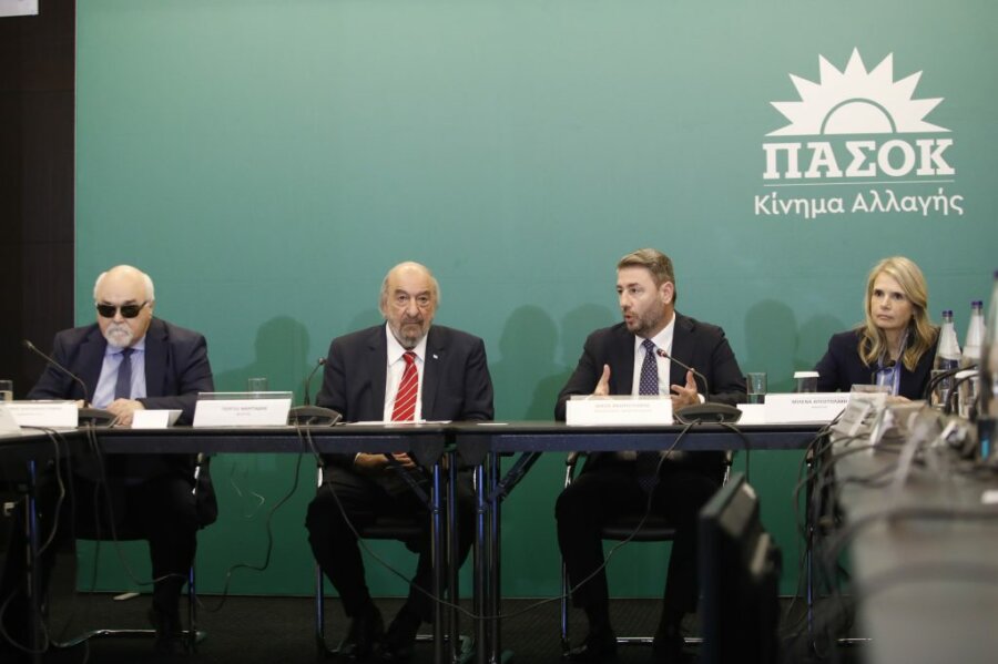 ΠΑΣΟΚ: «Ναι» στον κόφτη, «όχι» στην ακρίβεια