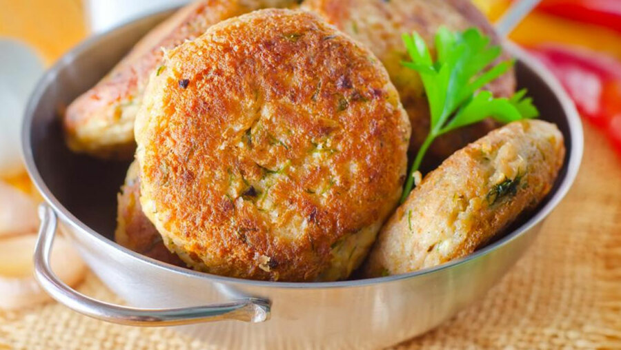 Μπιφτέκια με κιμά και λαχανικά