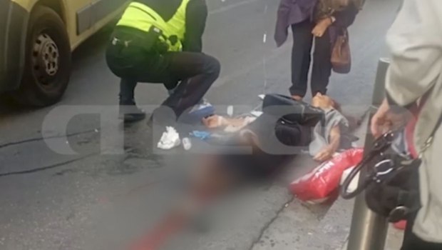 Πειραιάς: Ακρωτηριάστηκε το πόδι της 72χρονης που παρασύρθηκε από το λεωφορείο