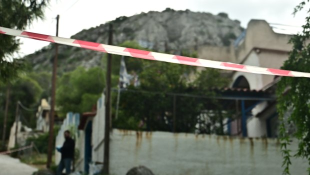 Ληστεία μετά φόνου στη Σαλαμίνα: Ο εγγονός της 75χρονης που βρέθηκε νεκρή μιλά αποκλειστικά στο in