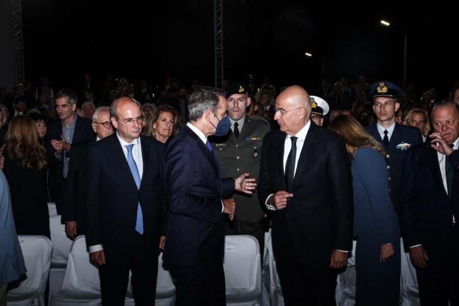 Μητσοτάκης – Δένδιας: Παιχνίδι εξουσίας για την επόμενη μέρα