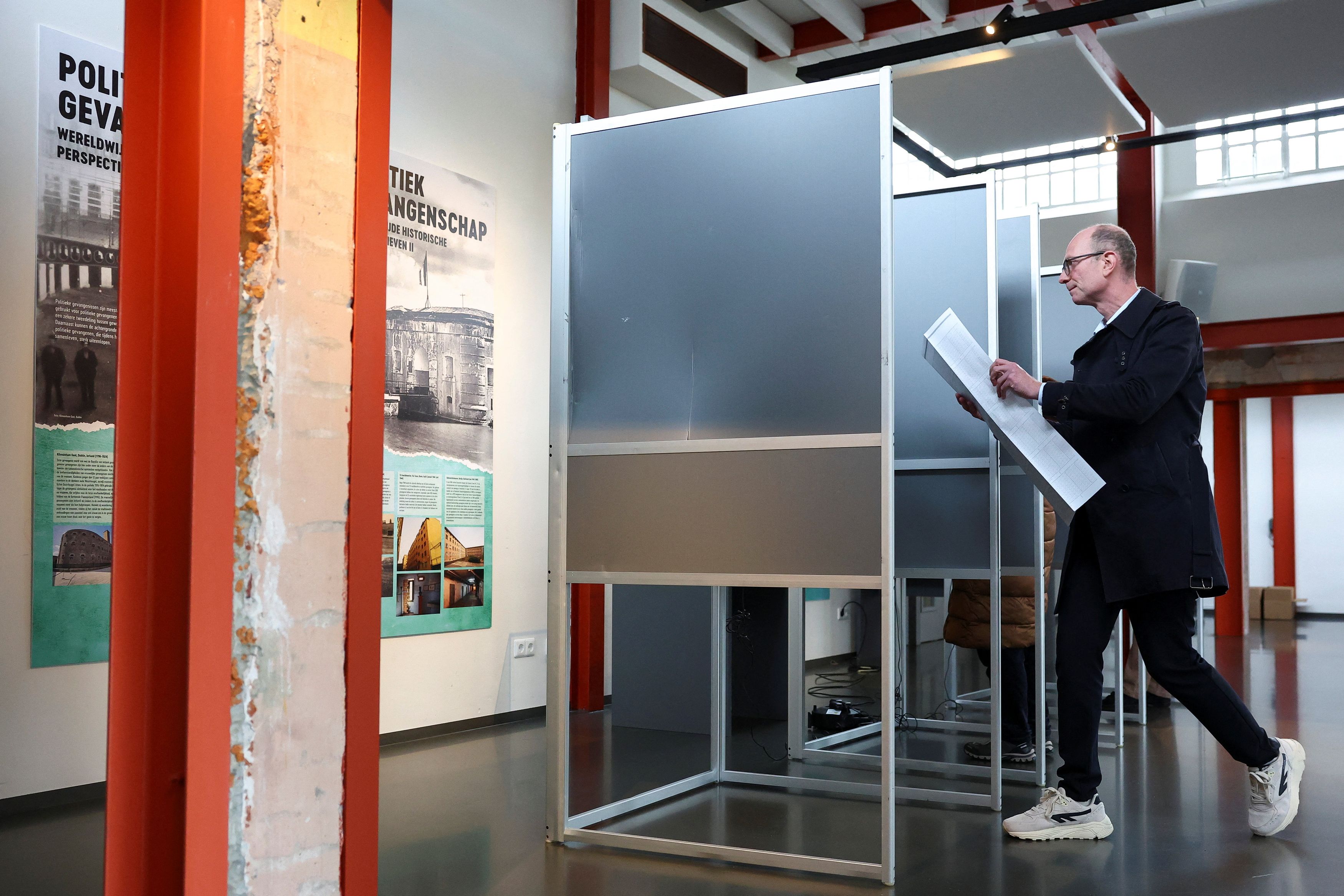 Η τεχνητή νοημοσύνη θέλει να σας βοηθήσει να αποφασίσετε τι θα ψηφίσετε – Γιατί να (μην) την εμπιστευθείτε