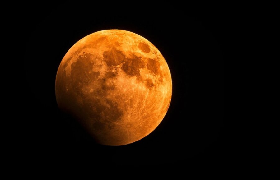 Η «υπερ-Σελήνη του Κάστορα»: Tο πιο μεγάλο και λαμπερό φεγγάρι του 2025, θα συνδυαστεί με τις φωτιές και τα πυροτεχνήματα