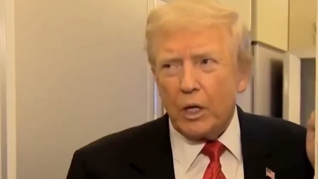 Ο Τραμπ δεν αποκλείει τίποτα ερωτηθείς για το ενδεχόμενο στρατιωτικής επέμβασης στη Νιγηρία