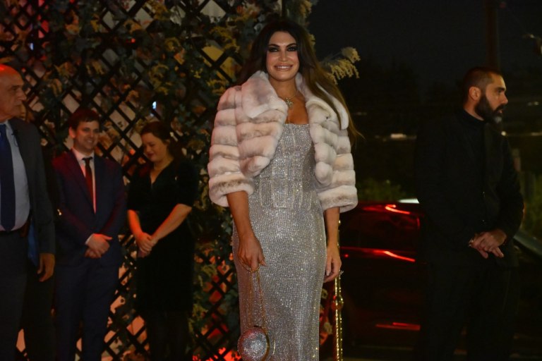 «Δε θα σας απογοητεύσω» το μήνυμα της Γκίλφοϊλ στην Ελλάδα – Ποιοι έδωσαν το παρών στο πριβέ πάρτι