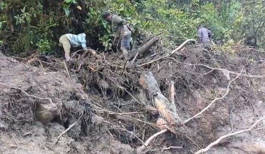 Ινδονησία: Περισσότεροι από 15 άνθρωποι, κυρίως παιδιά, αγνοούνται μετά από πλημμύρες