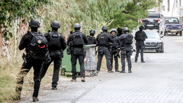 Βορίζια: Έρευνες σε τρία σπίτια στο Ρέθυμνο για τους καταζητούμενος - Μία σύλληψη για οπολοκατοχή