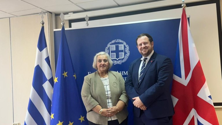 ΥΠΕΞ: Με τον υφυπουργό Εξωτερικών του Ηνωμένου Βασιλείου συναντήθηκε η Αλεξάνδρα Παπαδοπούλου - Τι συζήτησαν