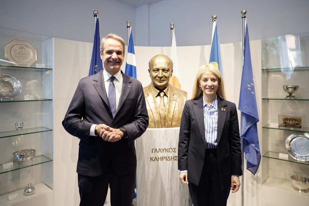 Κυριάκος Μητσοτάκης: Βολές στους «ψευτοπατριώτες» μέσω Λευκωσίας