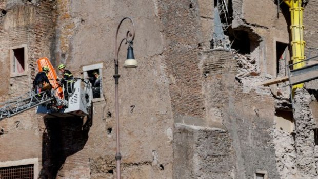 Πύργος των Κόμηδων: Υπέκυψε ο εργάτης που είχε ανασυρθεί από τα συντρίμμια του μεσαιωνικού κτίσματος