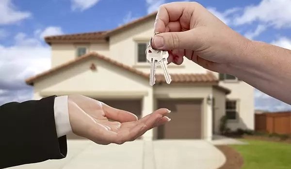 ΗΠΑ: Εφετείο έκρινε ότι η Φλόριντα μπορεί να απαγορεύσει σε Κινέζους πολίτες να αγοράζουν ακίνητα και γη