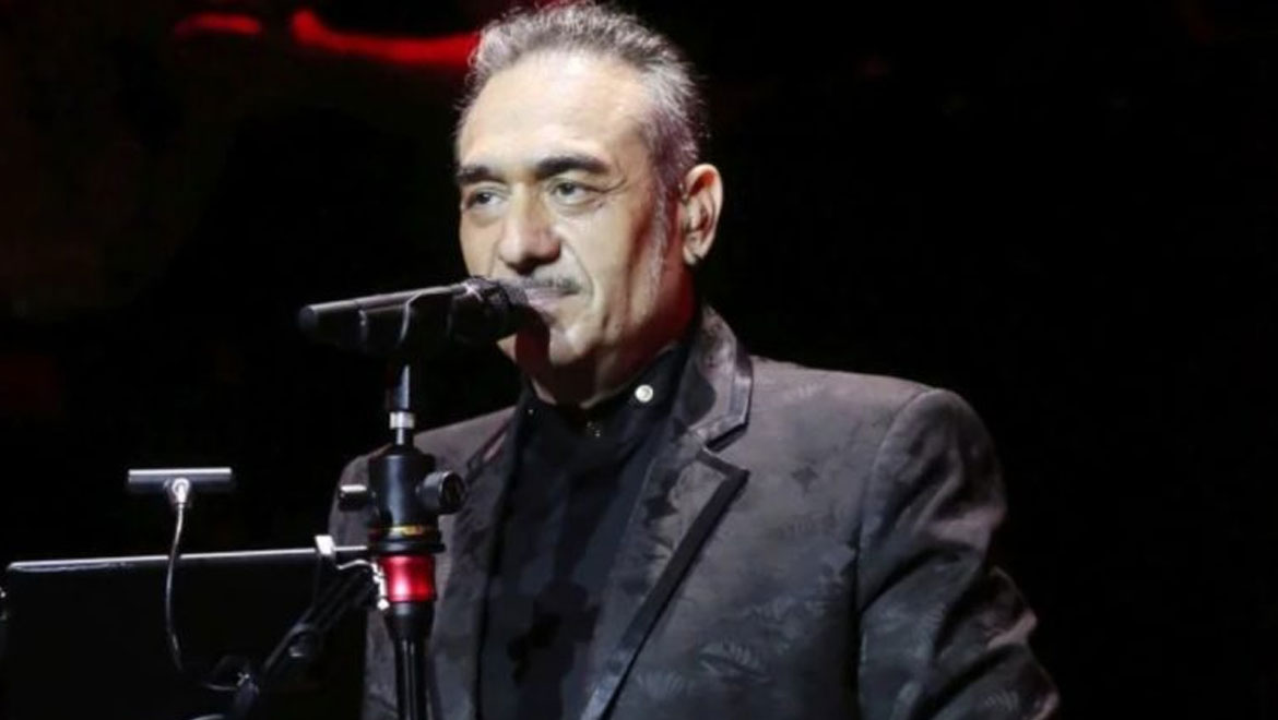 Νότης Σφακιανάκης: Συγκλονίζει ο μπασίστας του τραγουδιστή – «Έχει απομονωθεί, έχει κλειστεί στον εαυτό του»