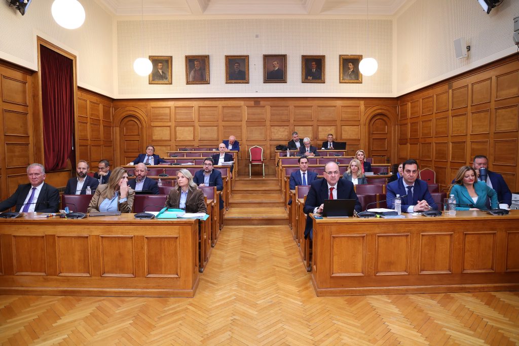 E-mail – καρφιά από Τυχεροπούλου για Αυγενάκη και Στρατάκο