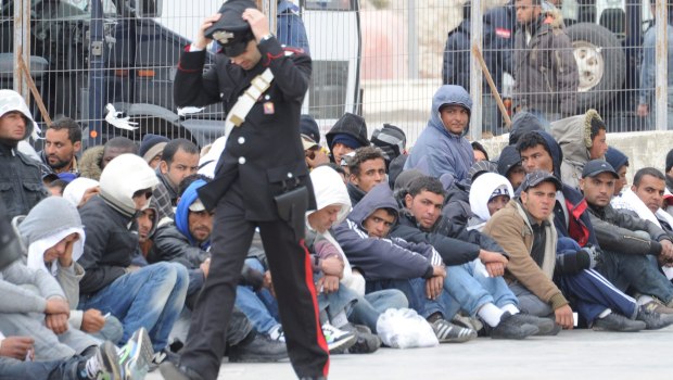 Η Διεθνής Αμνηστία καταγγέλλει «γενικευμένες» παραβιάσεις των δικαιωμάτων των μεταναστών στην Τυνησία