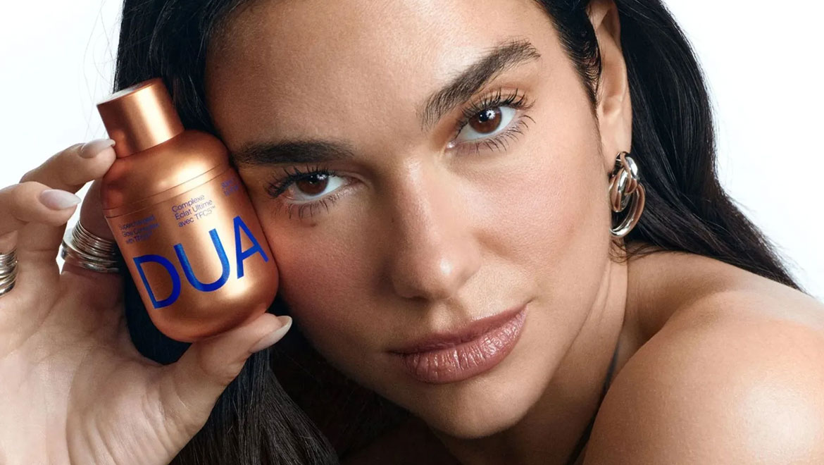 Dua Lipa: Λανσάρει τη δική της ολοκαίνουρια σειρά περιποίησης δέρματος