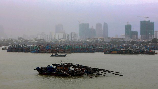 Σαρώνει ο τυφώνας Καλμάγκι το Βιετνάμ - 5 νεκροί