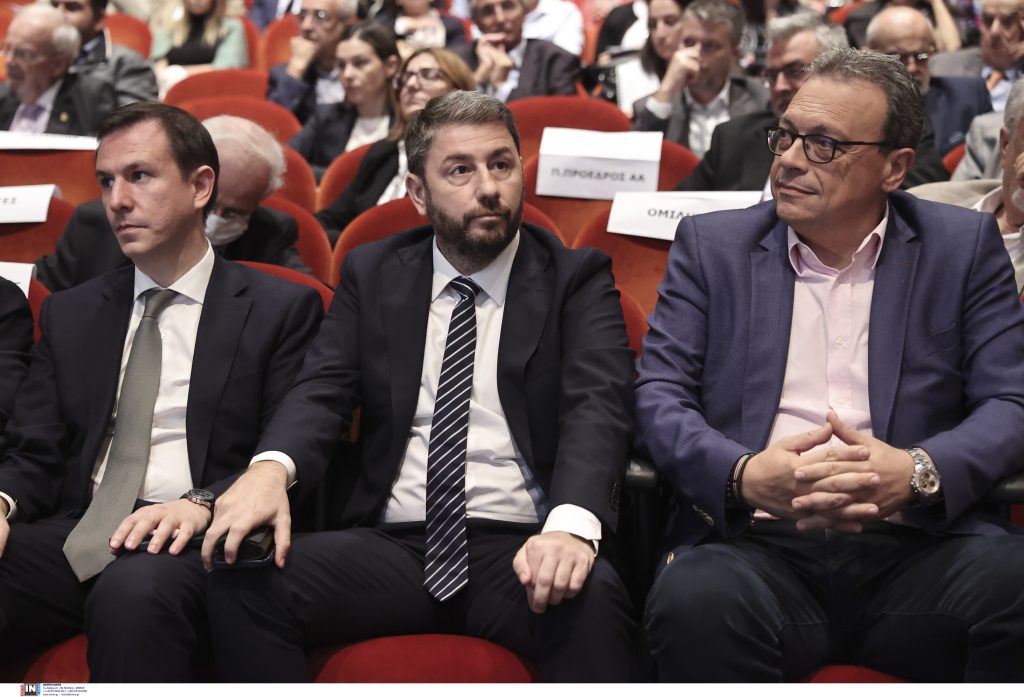 Οι «κολλημένες» βελόνες της Κεντροαριστεράς