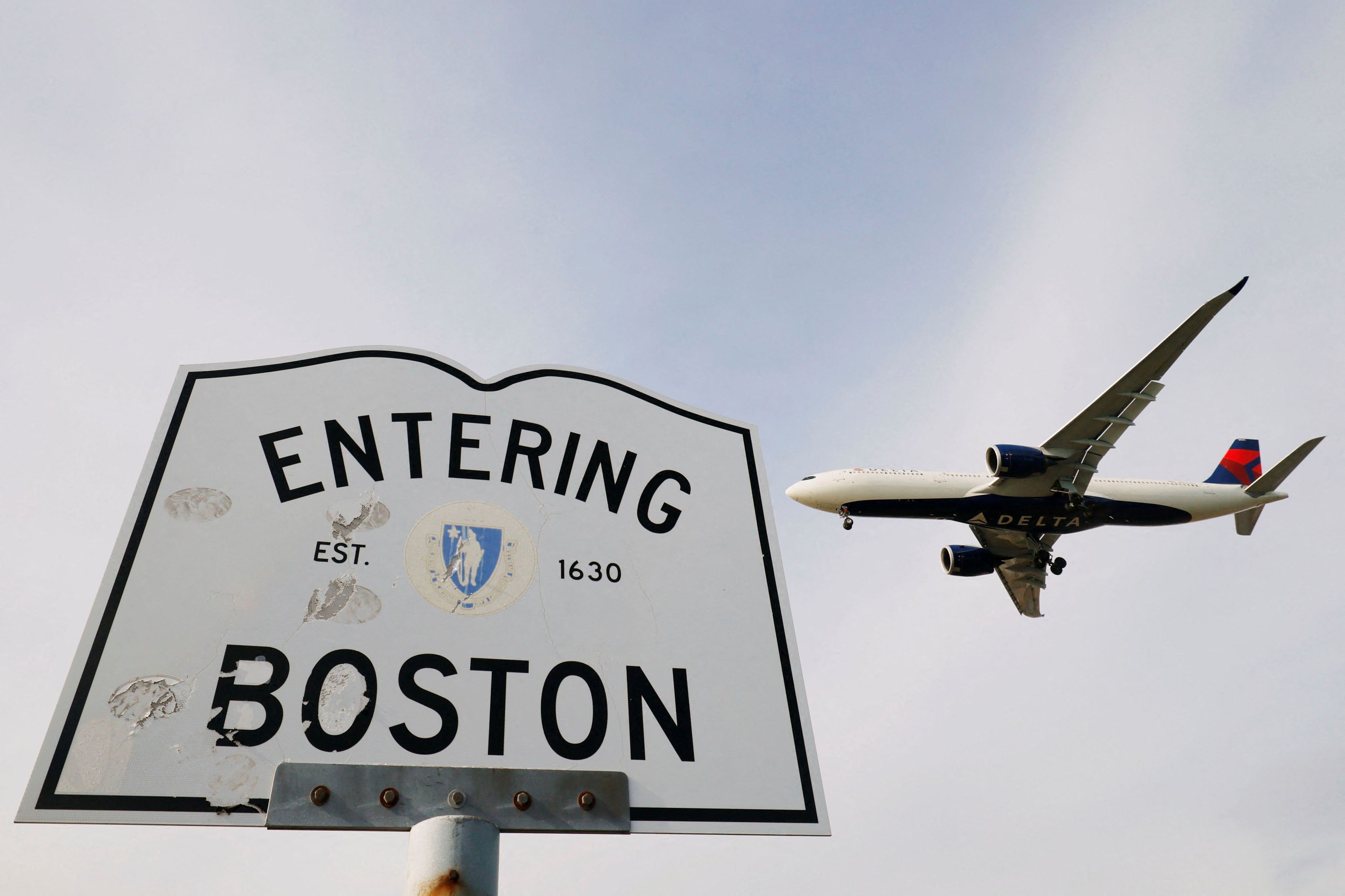 ΗΠΑ: Ακυρώσεις και καθυστερήσεις σε πάνω από 2.000 πτήσεις λόγω shutdown - Ποια αεροδρόμια έχουν επηρεαστεί