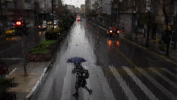 Καιρός: Πορτοκαλί συναγερμός σε πολλές περιοχές - Πού θα «χτυπήσουν» ισχυρές βροχές και καταιγίδες