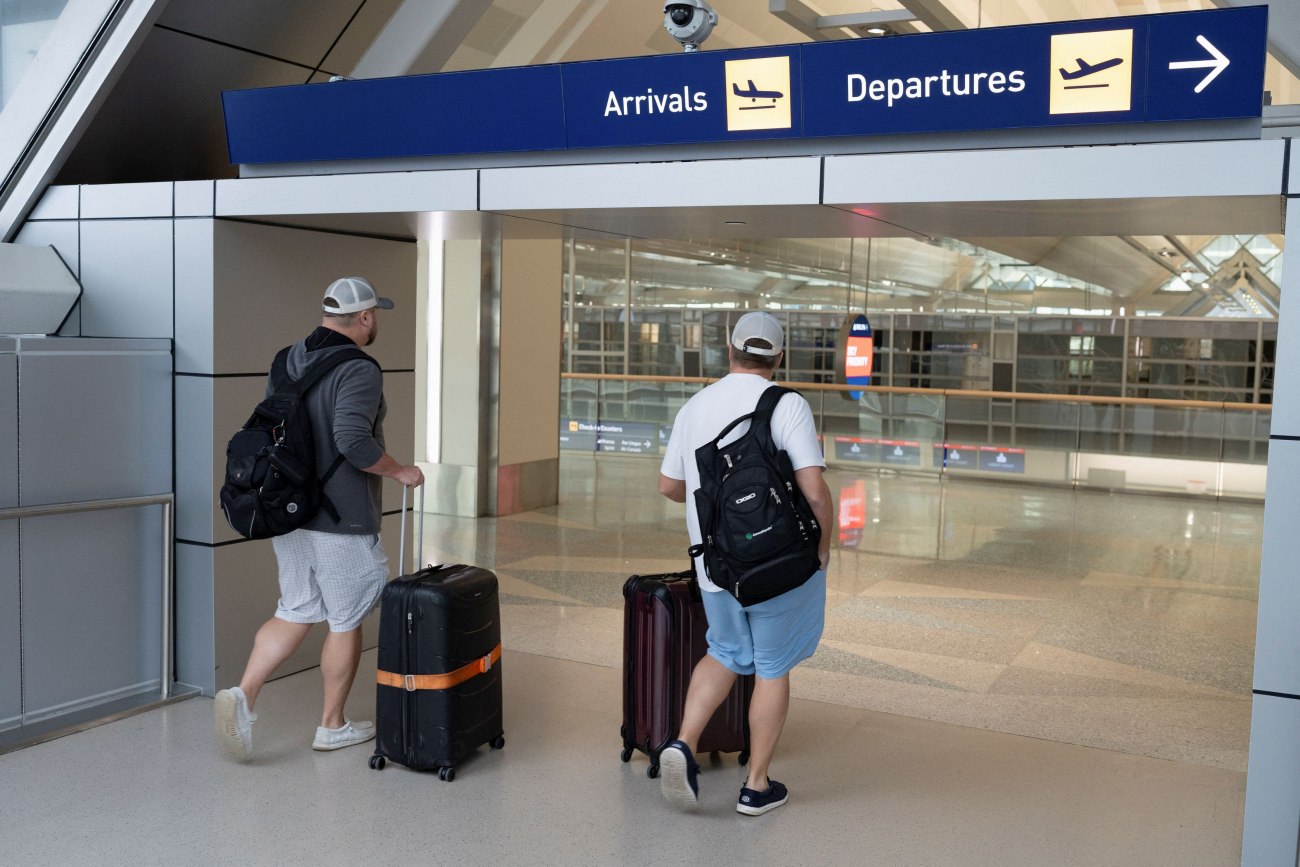 ΗΠΑ: Τεράστια προβλήματα στις αερομεταφορές λόγω shutdown – Ελεγκτές εναέριας κυκλοφορίας παραιτούνται σωρηδόν