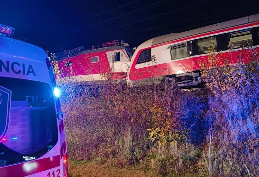 Σύγκρουση τρένων στην Σλοβακία – Δεκάδες τραυματίες
