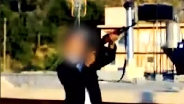 Μπαλωθιές: Το αιματοβαμμένο έθιμο στην Κρήτη – Γλέντια που βυθίζουν στο πένθος ολόκληρα χωριά