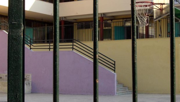 Καταγγελία για σύλληψη 13χρονου μαθητή στου Γκύζη: «Κρατήθηκε όλη τη νύχτα σε κελί» - Τι λέει η ΕΛ.ΑΣ.