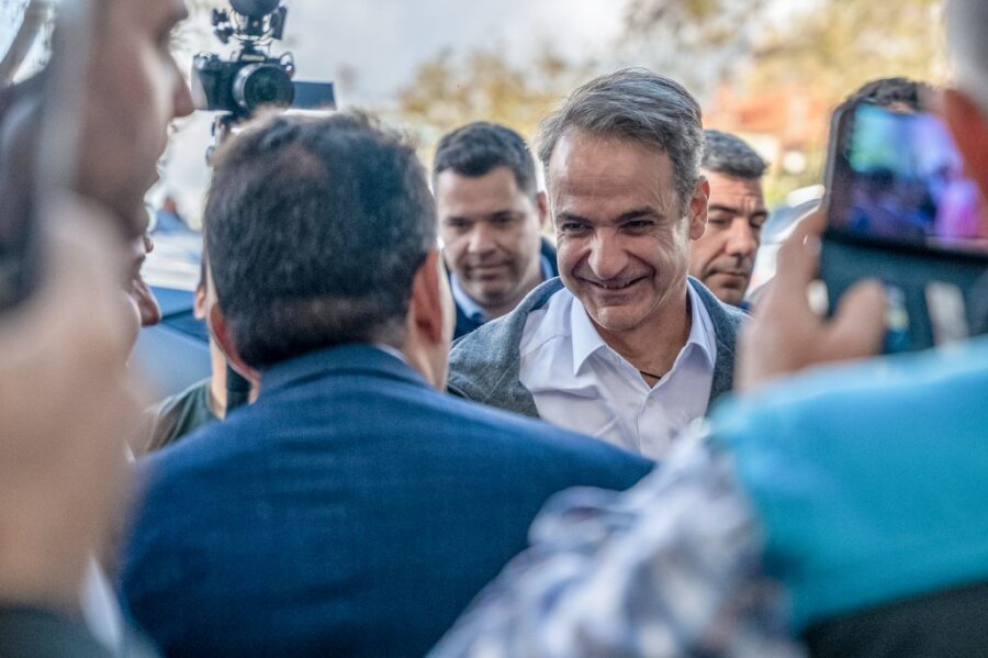 Επιχείρηση… φυγάδευσης του Μητσοτάκη από τους αγρότες