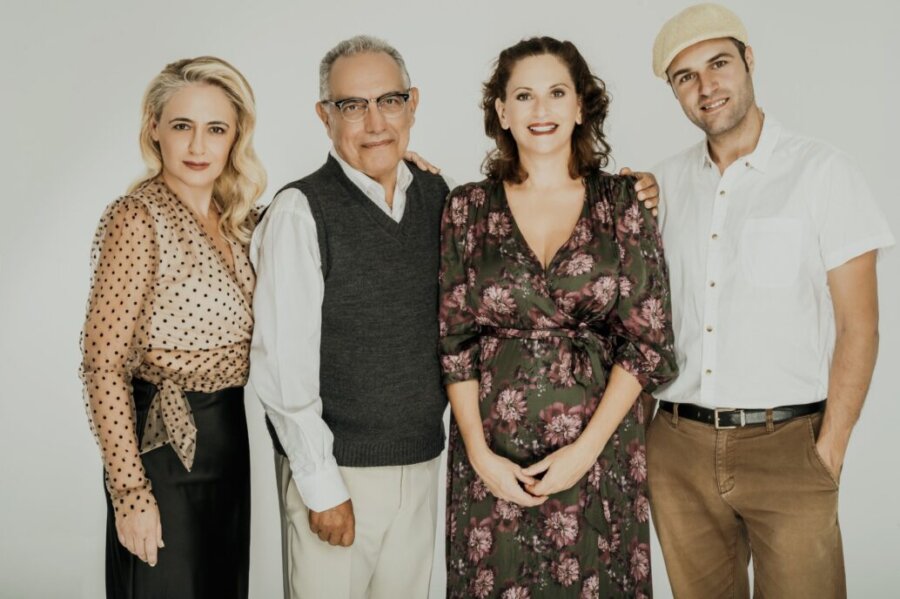 «Σοφία Βέμπο - Η Μεγάλη Ελληνίδα»: Η Θεοφανία Παπαθωμά ενσαρκώνει τη γυναίκα-σύμβολο που έγινε η φωνή της Ελλάδας