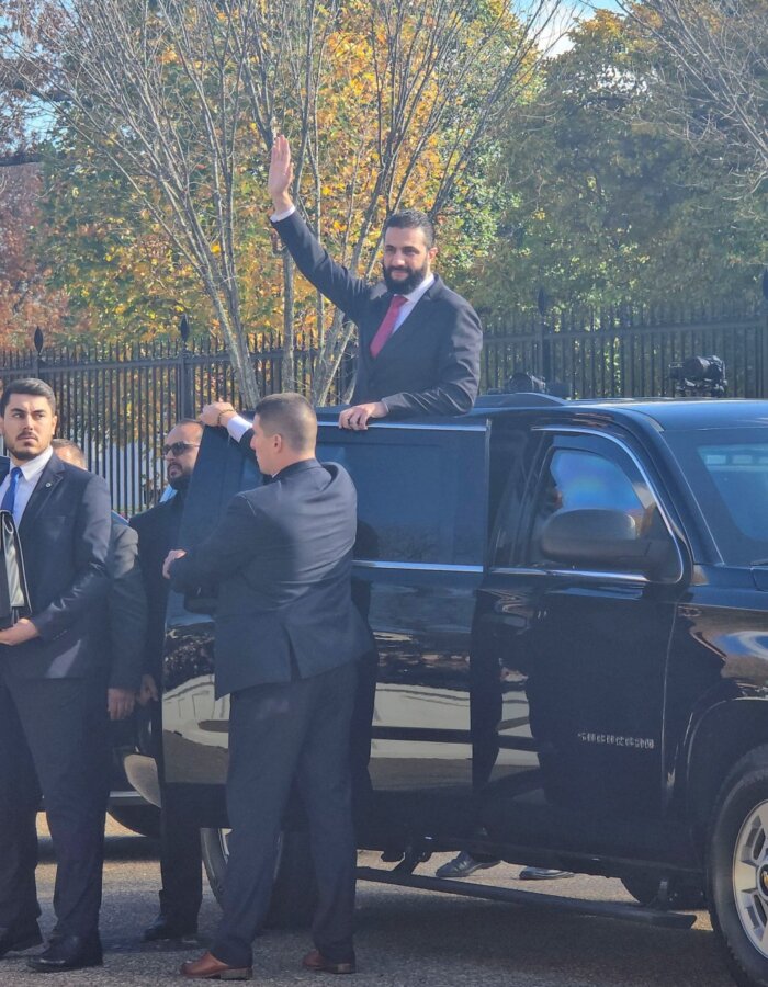 Ο Αλ Σάρα μίλησε για το παρελθόν του ως τζιχαντιστής αντάρτης, τις σχέσεις με τις ΗΠΑ και το Ισραήλ