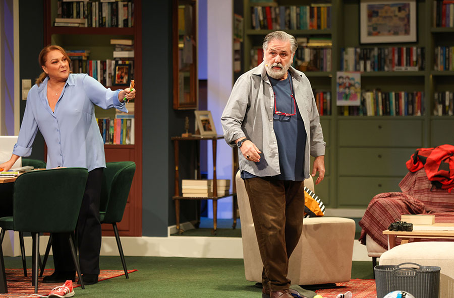 Λαμπερές παρουσίες και celebrities στην πρεμιέρα της θεατρικής παράστασης «Το Όνομα»