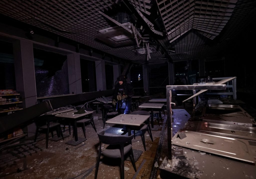 Σκοτάδι και ψύχος στην Ουκρανία: Η μάχη για τον χειμώνα υπό ρωσικές επιθέσεις