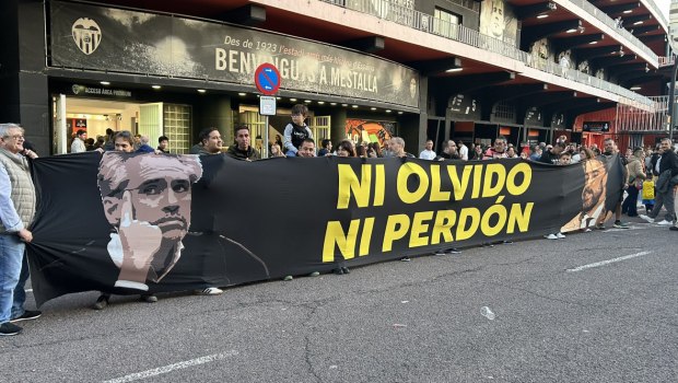 Παναθηναϊκός: Οι οπαδοί της Βαλένθια «σήκωσαν» πανό κατά του Κορόνα