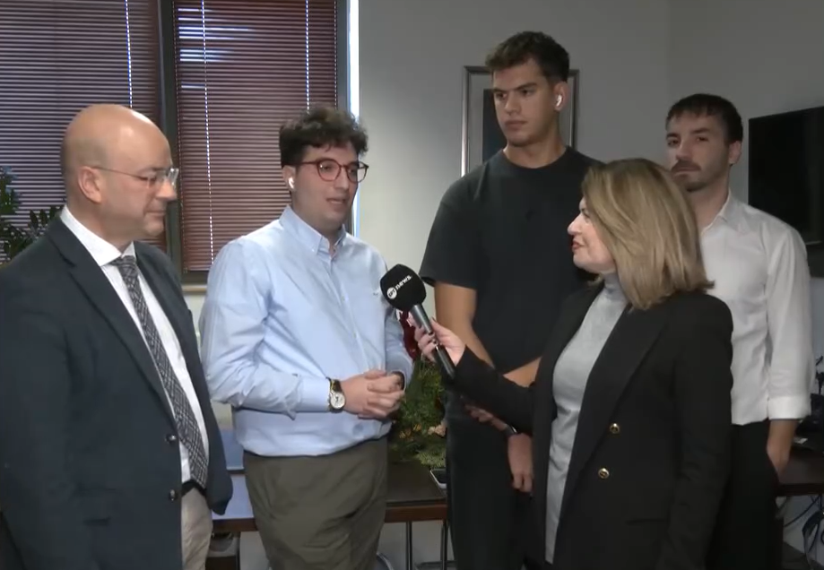 Φοιτητές του Πανεπιστημίου Θεσσαλίας δημιούργησαν λογισμικό ΤΝ που αξιολογεί τα αποτελέσματα ακτινογραφιών, αξονικών και μαγνητικών τομογραφιών