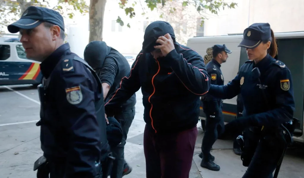 Συνελήφθη νεοναζί γιος πρώην ποδοσφαιριστή για κύκλωμα ναρκωτικών στην Ισπανία