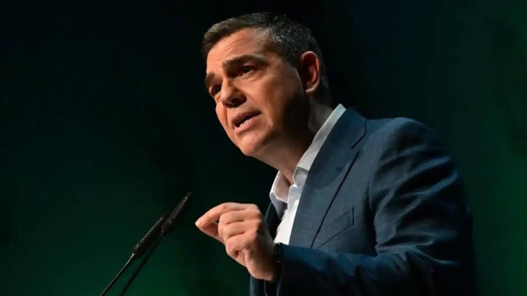 Τσίπρας για Μητσοτάκη: Προτιμά την αποδόμηση της αλήθειας από την αναμέτρηση μαζί της