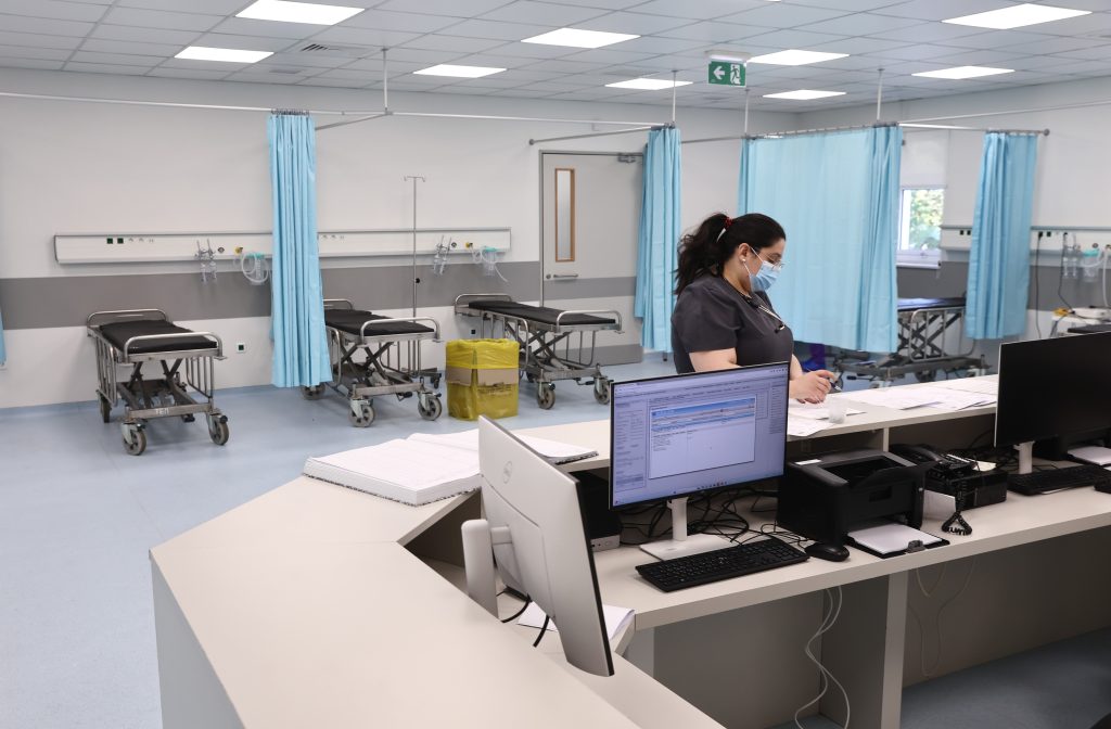 Έκθεση ΟΟΣΑ: Ακριβά πληρώνουμε τη δημόσια υγεία