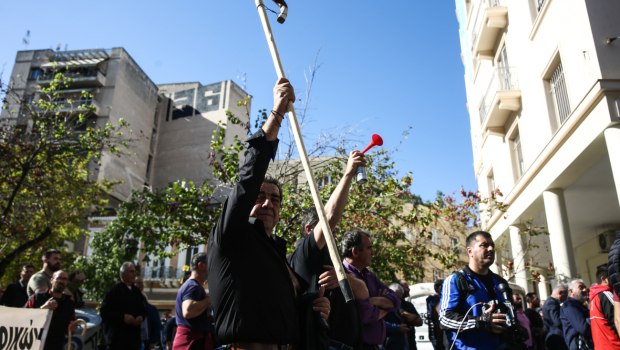 Θεσσαλία: Οι αγρότες αποφασίζουν μπλόκα - Αγανάκτηση και οργή στο συλλαλητήριο της Αγιάς