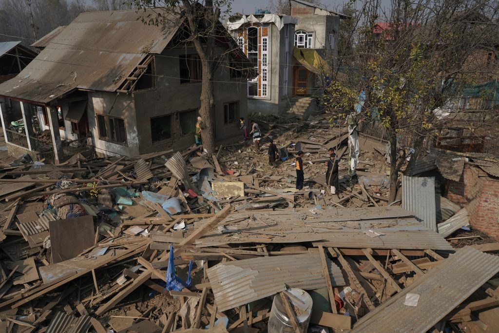 Νύχτα-κόλαση στο Κασμίρ: Ισχυρή έκρηξη ισοπεδώνει αστυνομικό τμήμα στη Σριναγκάρ