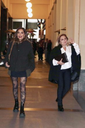 Δέσποινα Βανδή - Μαρία Καβογιάννη: Λαμπερή βραδινή έξοδος με κομψές εμφανίσεις στο Θέατρο Παλλάς - Φωτογραφίες