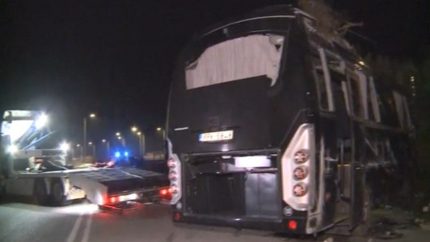 «Χάθηκε το φως από τα μάτια μας»: Ανατροπή λεωφορείου στη Μαγνησία - Τι λένε οι επιβάτες