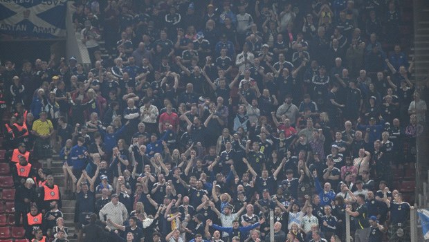 Η Σκωτία έχασε στο Καραϊσκάκη αλλά η εξέδρα της πανυγύρισε (vid)